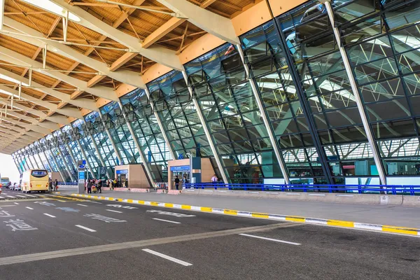 Modern airport terminal — Stock Photo, Image