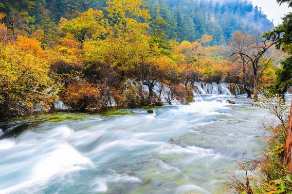 Beautiful jiuzhaigou in autumn — Stock Photo, Image