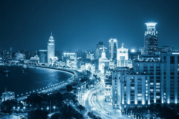 Vue aérienne du bund de shanghai la nuit — Photo