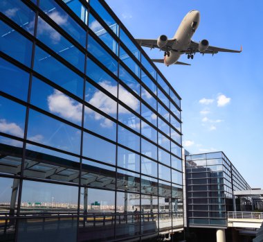 uçak ve Havaalanı terminal binası