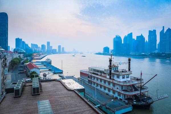 Beautiful huangpu river at dawn — Stock Photo, Image