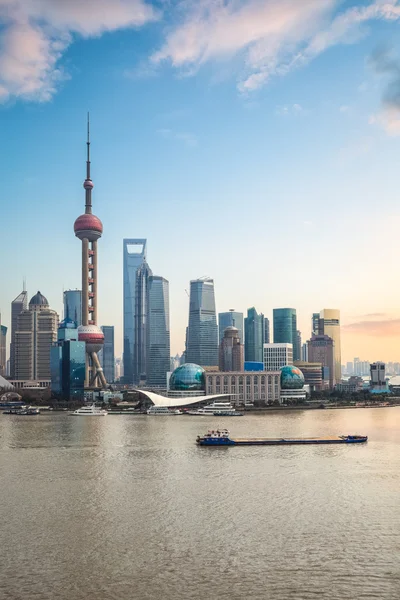 Shanghai pudong i skymningen — Stockfoto