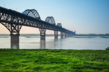 Jiujiang yangtze Nehri Köprüsü bahar