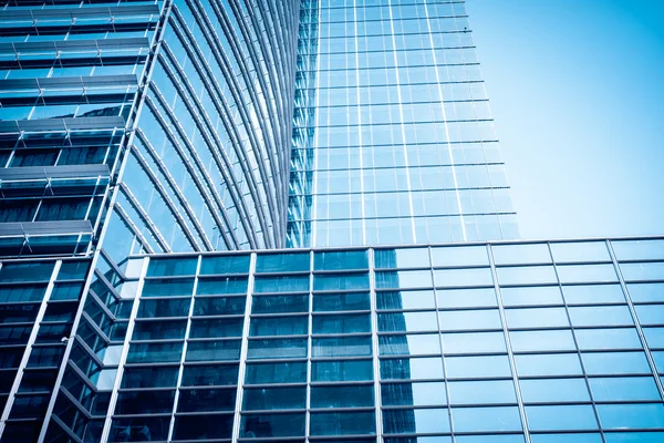 Modern glass skyscraper — Stock Photo, Image