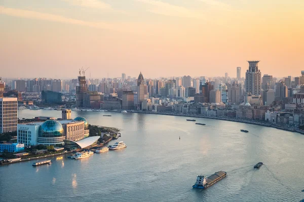 Schöner Huangpu Fluss in der Dämmerung — Stockfoto