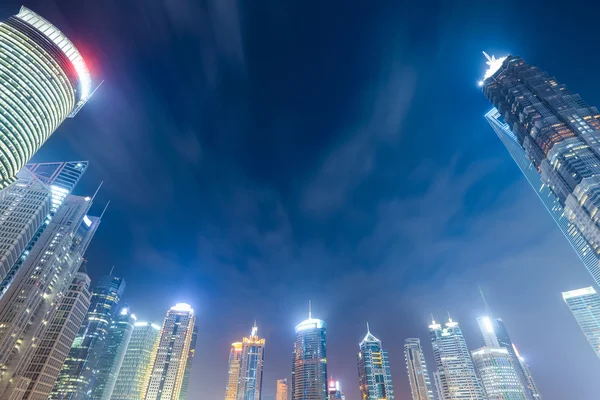 Shanghai skyline 's nachts — Stockfoto