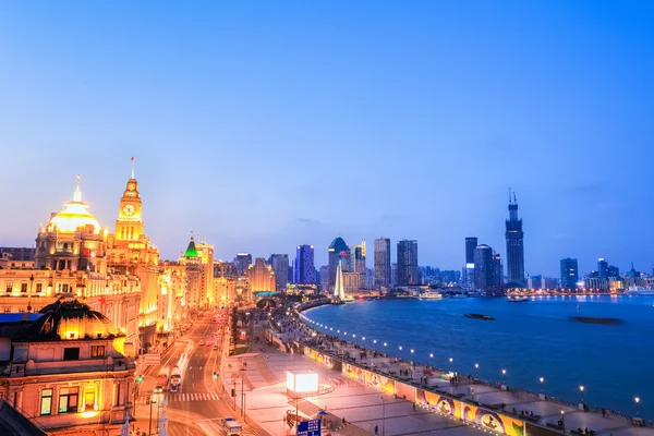 Krásné Šanghaj bund z v soumraku — Stock fotografie