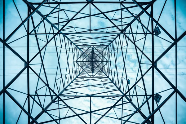 Estructura de pilón de electricidad primer plano —  Fotos de Stock