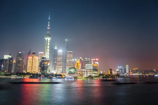 Visão noturna do horizonte de shanghai — Fotografia de Stock