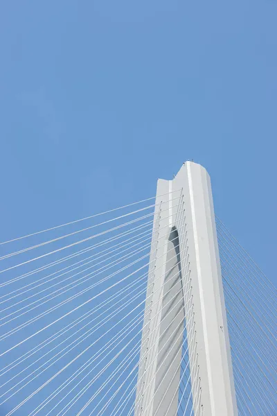 Gros Plan Pont Haubans Tour Principale Câble Contre Ciel Bleu — Photo