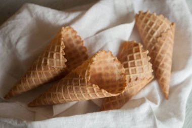 Kumaş Üzerine Waffle Konileri