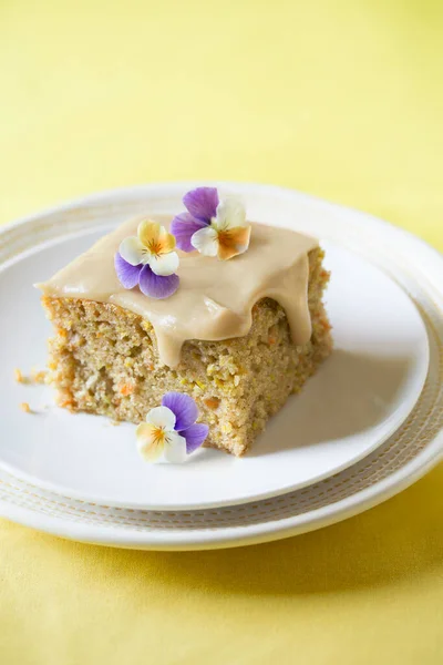 Summer Squash Golden Garden Cake Met Karamel Glazuur — Stockfoto