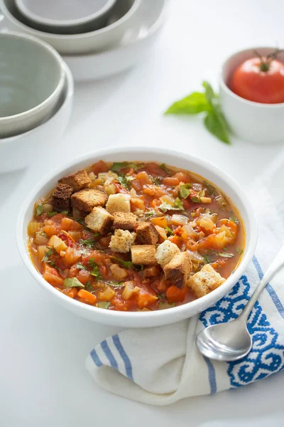 Rustic Chunky Fresh Tomato Basil Soup Croutons — Stock Photo, Image