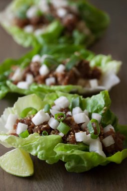 Asya Pork Marul Paketleri Üçlüsü