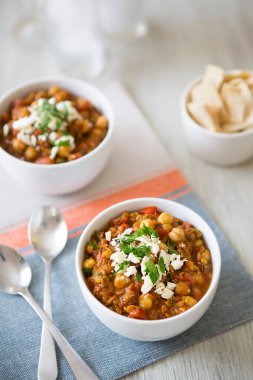 Akdeniz Nohutu ve Mercimek Acılı Körisi