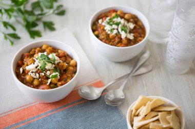 Akdeniz Nohutu ve Mercimek Acılı Körisi