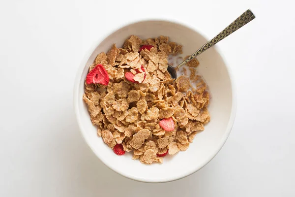 Sweet Wheat Flakes Strawberries Cereal Bowl Spoon — 图库照片
