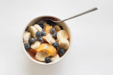 Meyveli Salata Tatlısı veya Şekerli Tabak