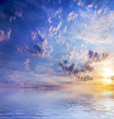 Deniz ve gökyüzü manzara