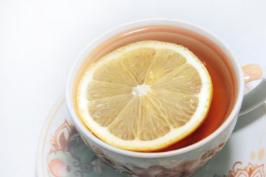 Limonlu çaya