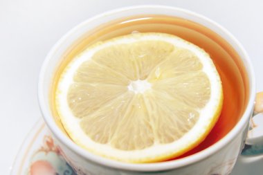 Limonlu çaya