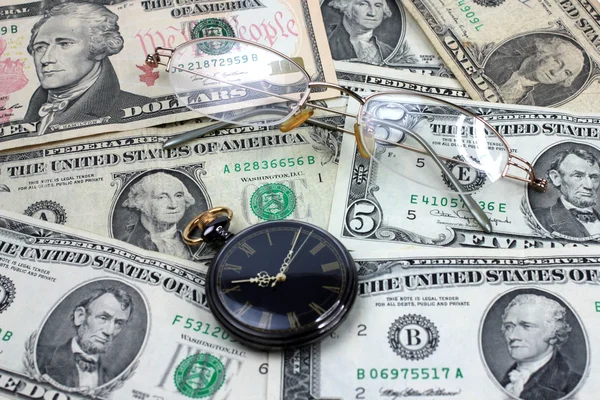 Brýle dolarů hodinky — Stock fotografie