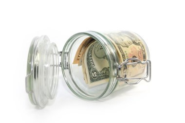 bir cam kap içinde dolar