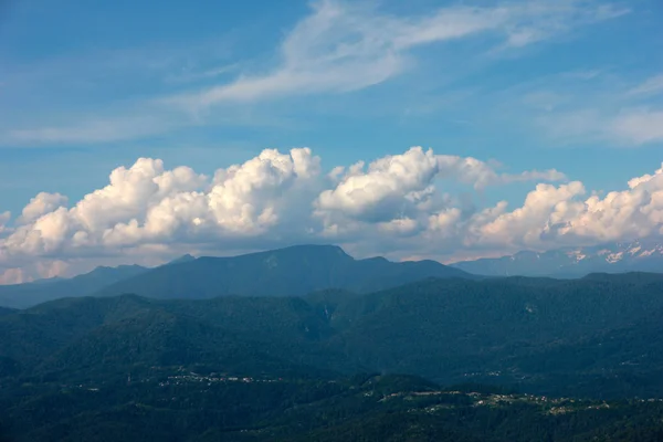 Bergtoppen — Stockfoto