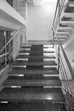 sahne mermer merdiven