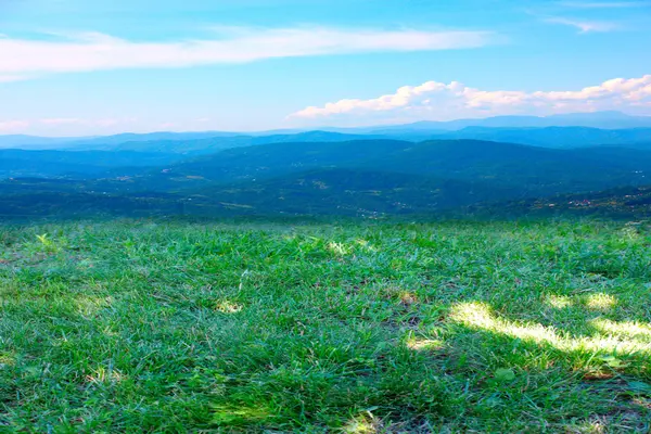 Meadow and mountain — Stock Photo, Image