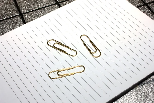 Clip and paper for notes — Stock Photo, Image