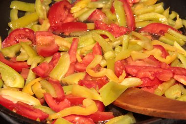 Domates ve biber adettir