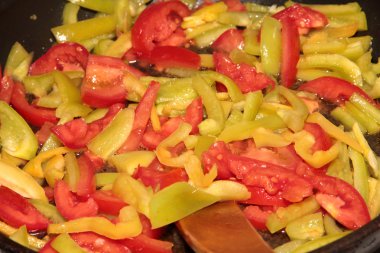 Domates ve biber adettir