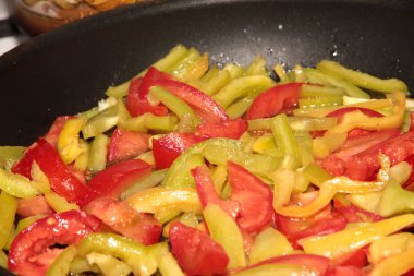 Domates ve biber adettir