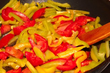 Domates ve biber adettir