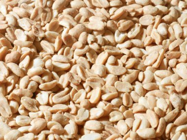 İnsan tüketimi için bir demet kabuklu fıstık.