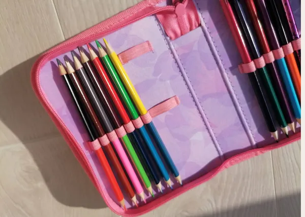 Conjunto Lápices Colores Estuche Lápices Del Estudiante — Foto de Stock