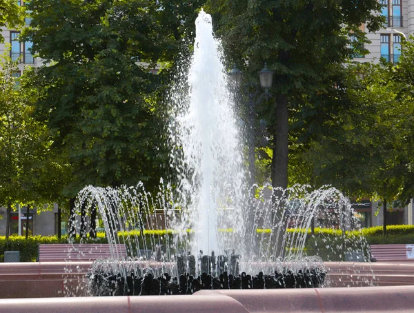 Vacker Stad Fontän Pushkin Square Moskva Ryssland — Stockfoto