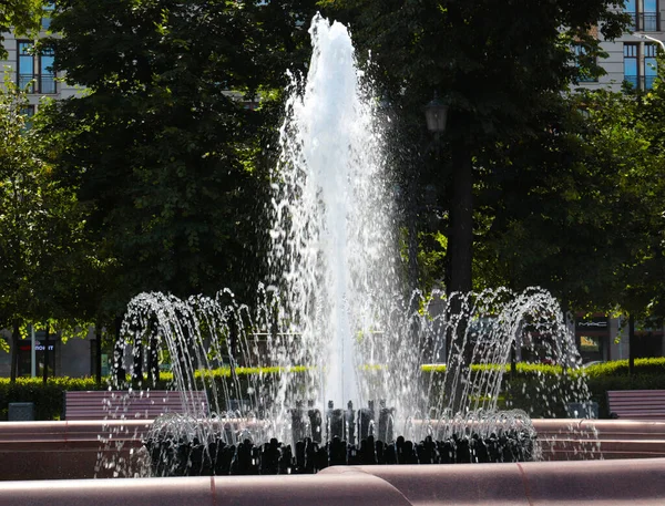 Hermosa Fuente Ciudad Plaza Pushkin Moscú Rusia — Foto de Stock