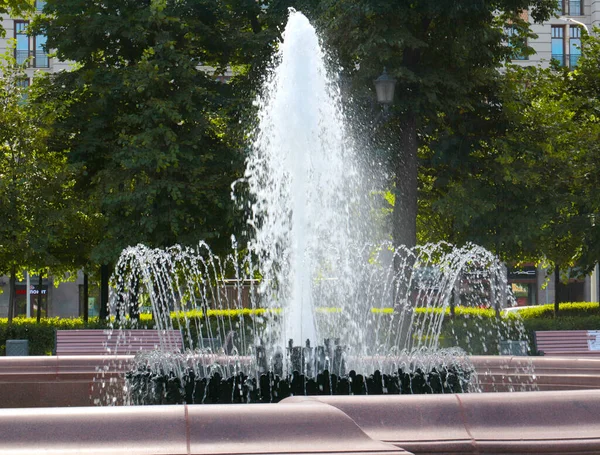 Schöner Stadtbrunnen Auf Dem Puschkin Platz Moskau Russland — Stockfoto