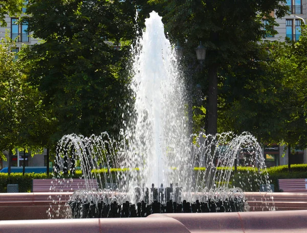 Hermosa Fuente Ciudad Plaza Pushkin Moscú Rusia — Foto de Stock