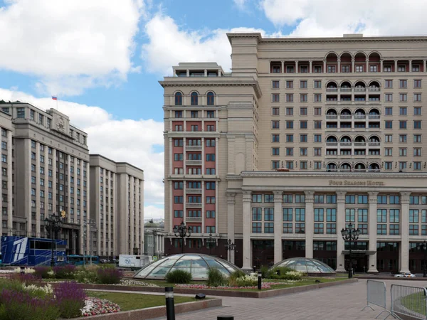 Hotellbyggnad Huvudgatan Moskva — Stockfoto