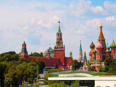 Moskova Kremlin ve Vasilyevski 'nin güzel kubbeleri Rusya' dan geliyor.