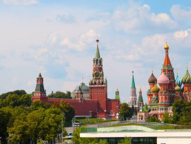 Moskova Kremlin ve Vasilyevski 'nin güzel kubbeleri Rusya' dan geliyor.