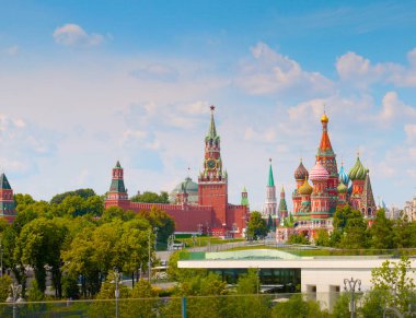 Moskova Kremlin ve Vasilyevski 'nin güzel kubbeleri Rusya' dan geliyor.