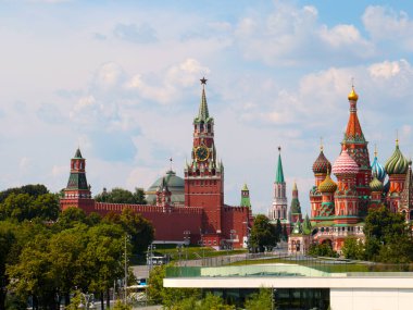 Moskova Kremlin ve Vasilyevski 'nin güzel kubbeleri Rusya' dan geliyor.