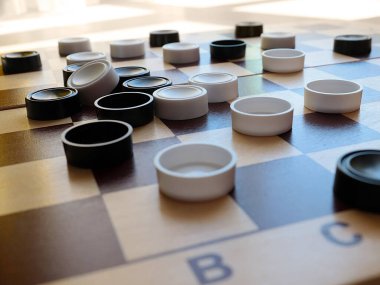 entellektüel gelişim ve eğlence öğesi olarak dama oyunu