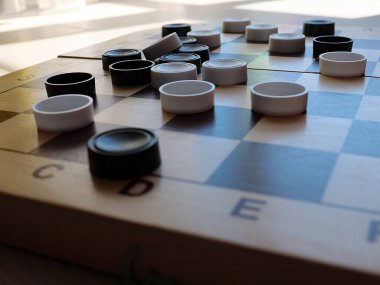 entellektüel gelişim ve eğlence öğesi olarak dama oyunu