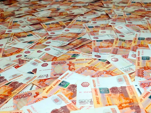 Bir yığın beş bin kâğıt Rus rublesi.