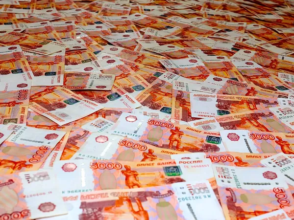 Bir yığın beş bin kâğıt Rus rublesi.